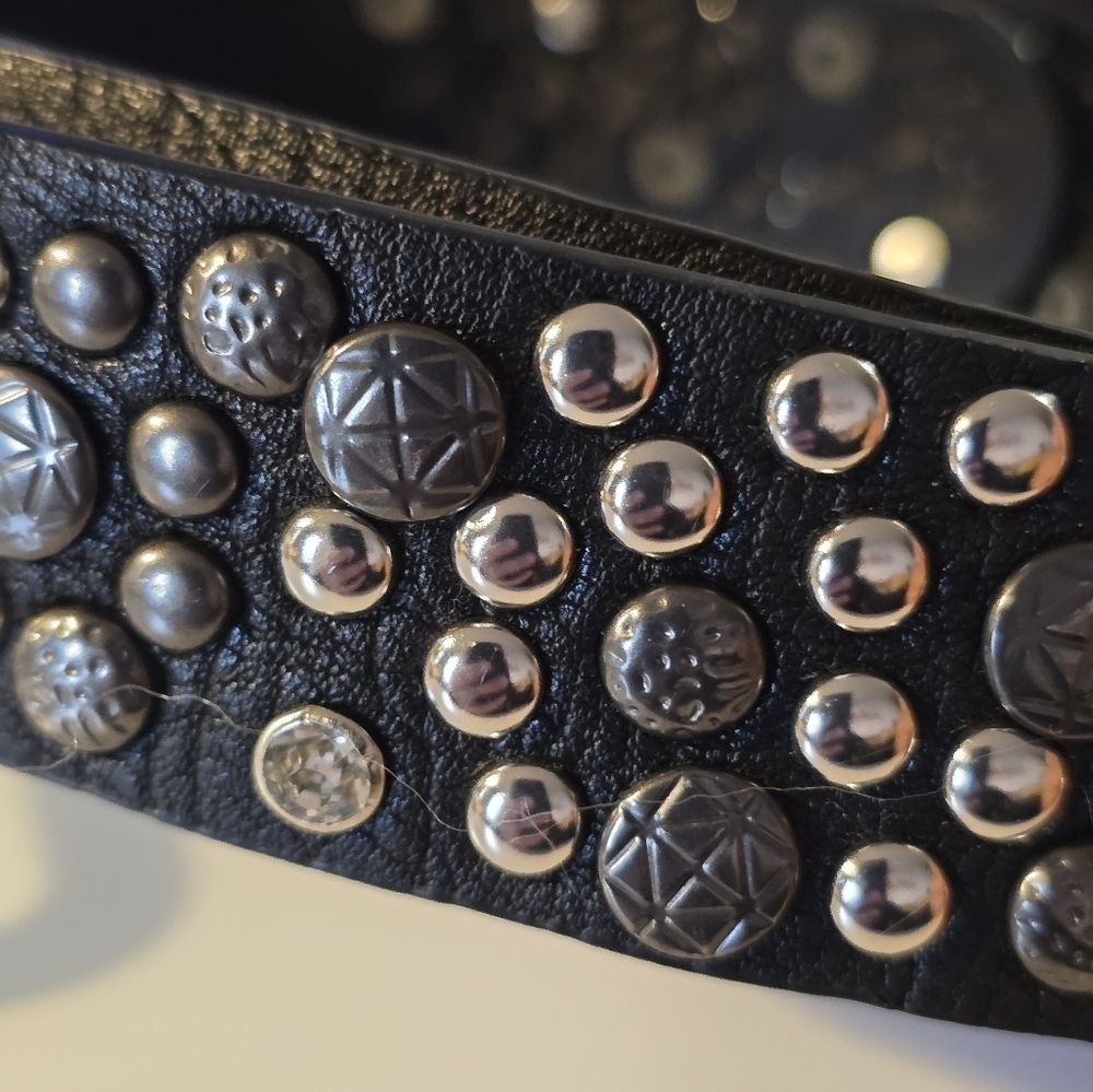 Studded faux leather belt color black - Picture 3 of 4